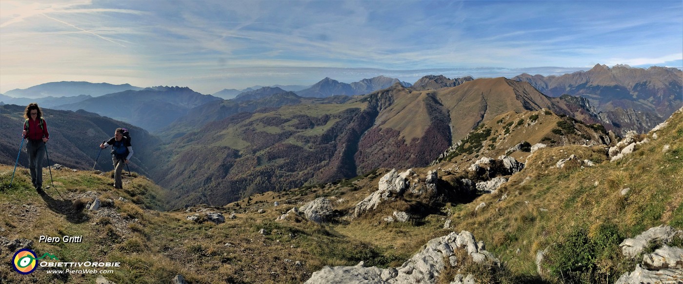 39 La cresta si spiana sul pianoro di vetta.jpg